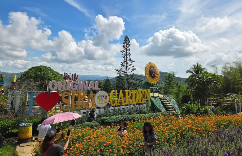 Sirao Garden – Insta-famous for colorful blooms and mountain views